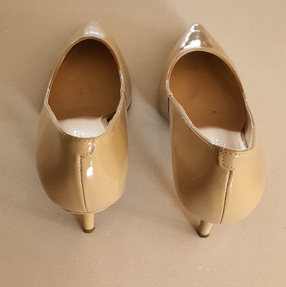 Nine West Nude Patent Heels Pump - Picture 3 of 7